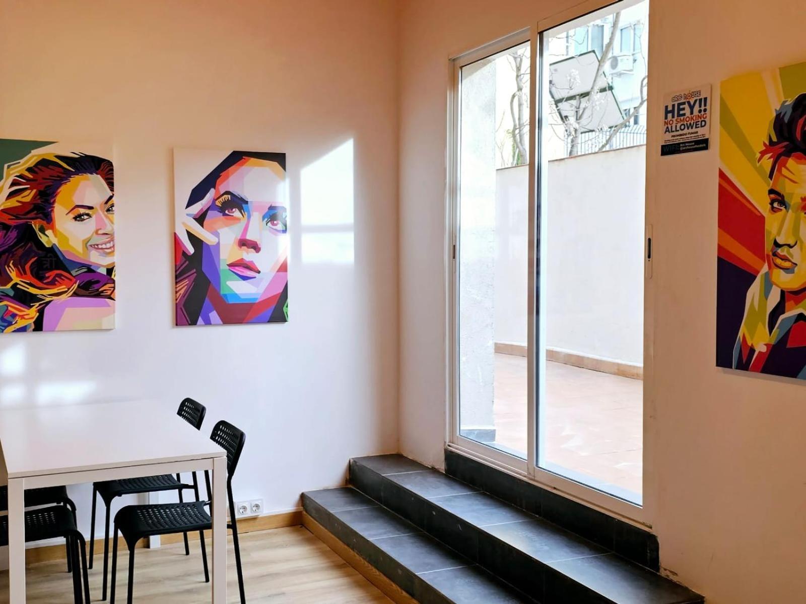 Arc House Pop Art — Photos 1